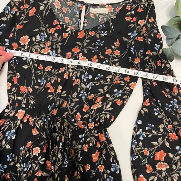 Abercrombie & Fitch Black Floral Split Leg Long Sleeve Cinch Waist Romper - Picture 8 of 10